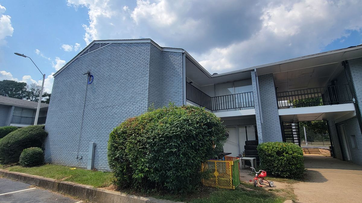 Blue Haven exterior, 225 W McDowell Rd, Jackson, MS 39204